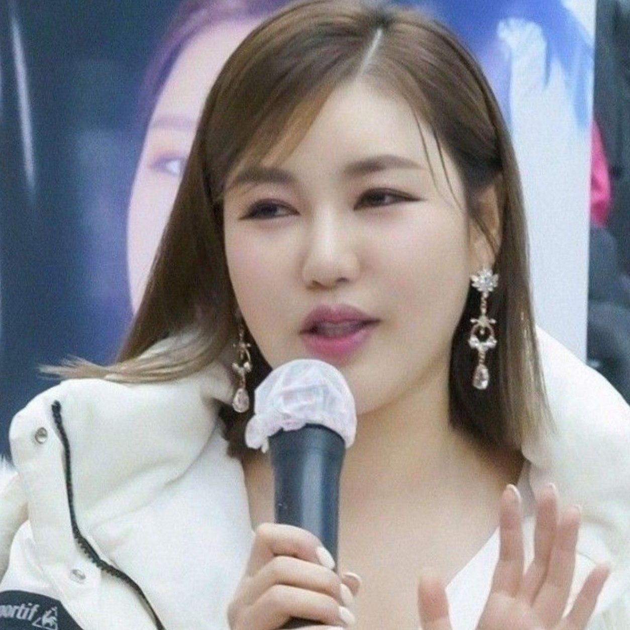 宋歌人的最新照片