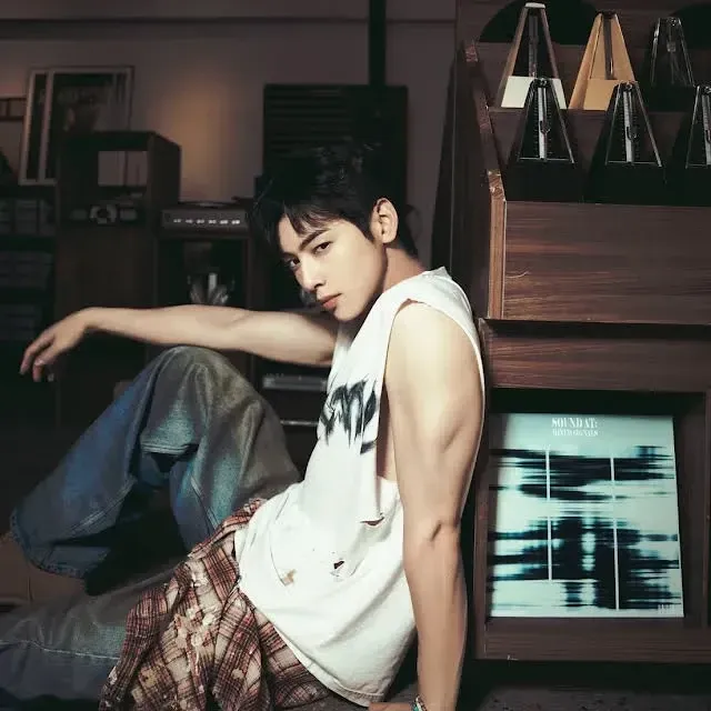 Latest photo of Cha Eunwoo