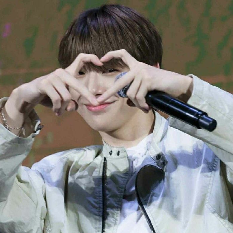 Behind-the-scenes cut of Secret Garden