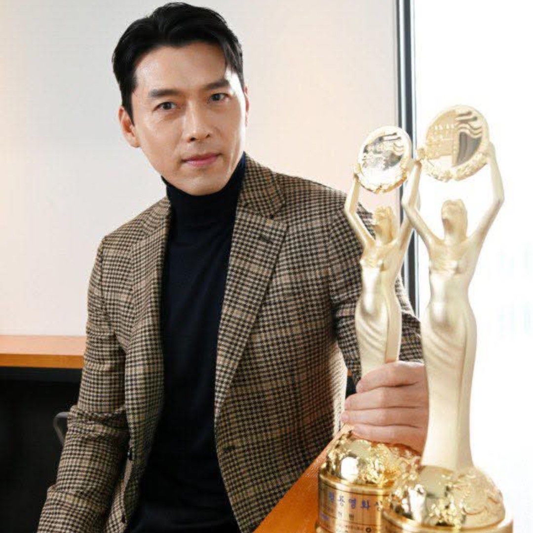 Momen yang diabadikan oleh penggemar Hyun Bin