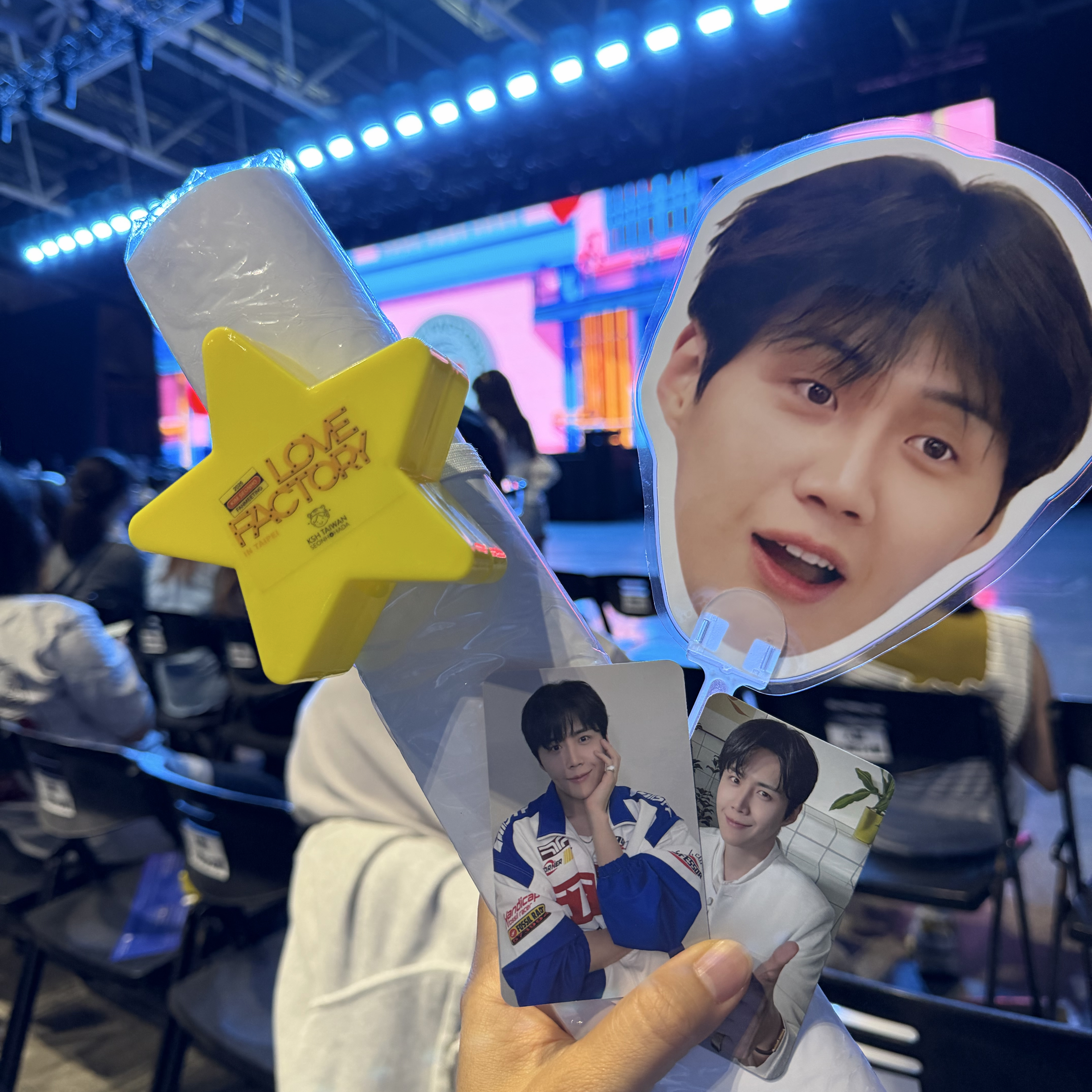 Behind-the-scenes cut of Kim Seonho