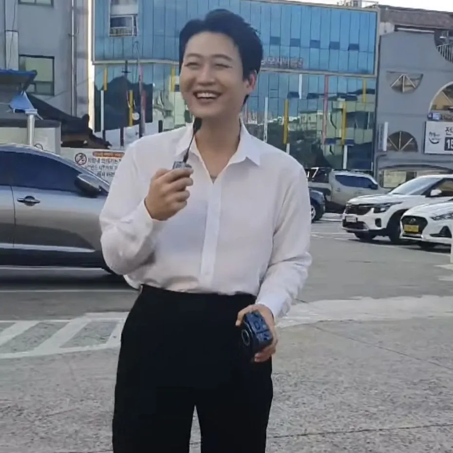Recent activity shot of Min Soohyun