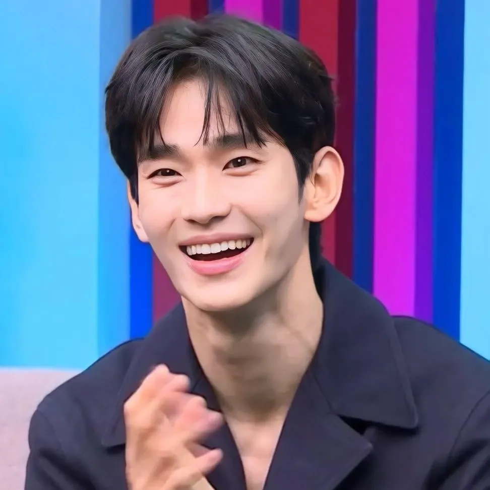 Behind-the-scenes cut of Kim Soohyun