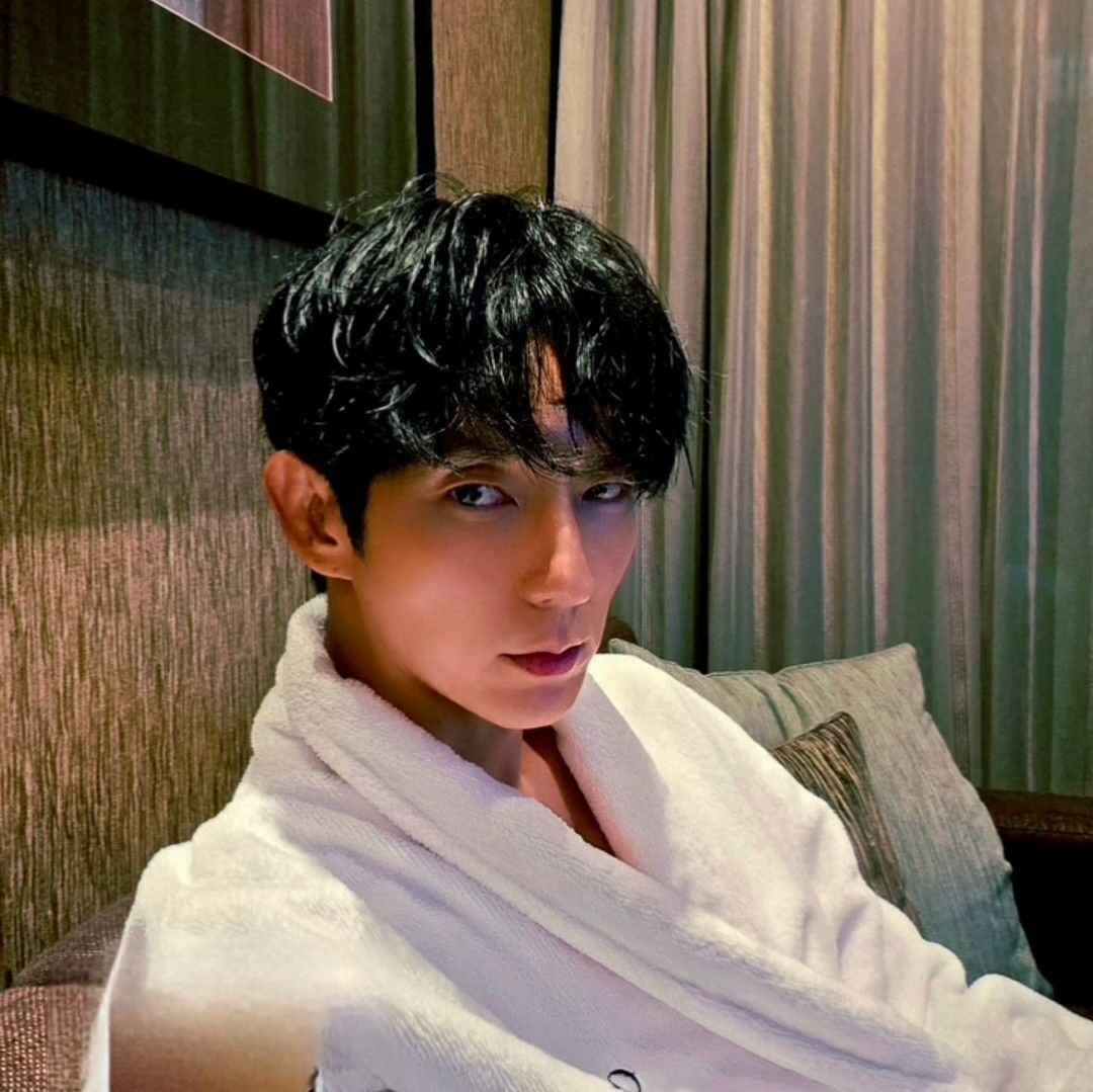 Recent activity shot of Lee Joongi