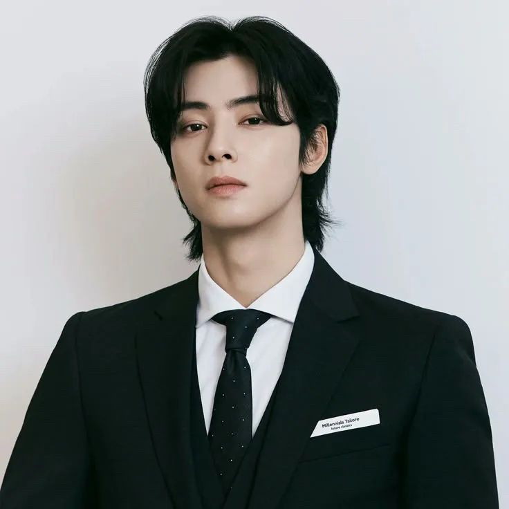 Latest photo of Cha Eunwoo