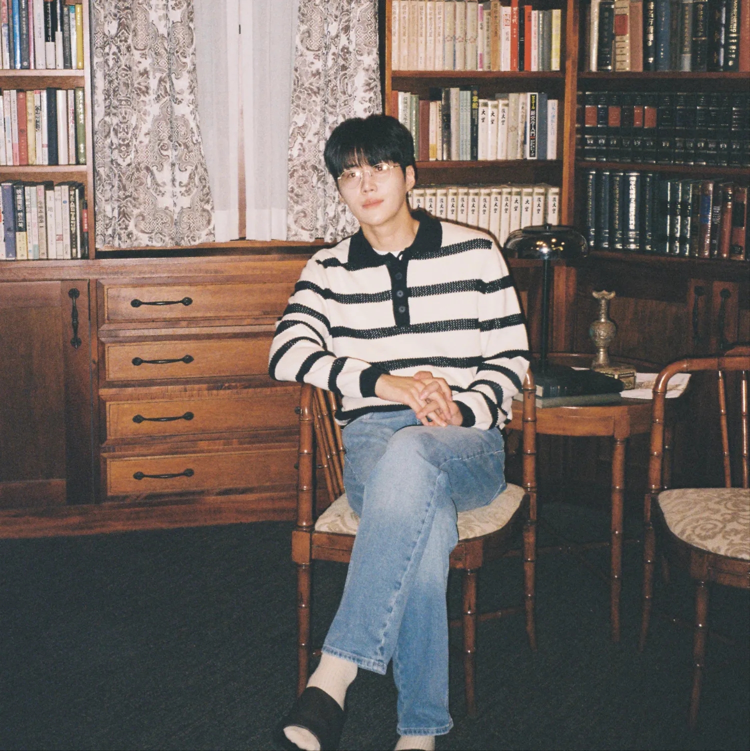 Behind-the-scenes cut of Kim Seonho