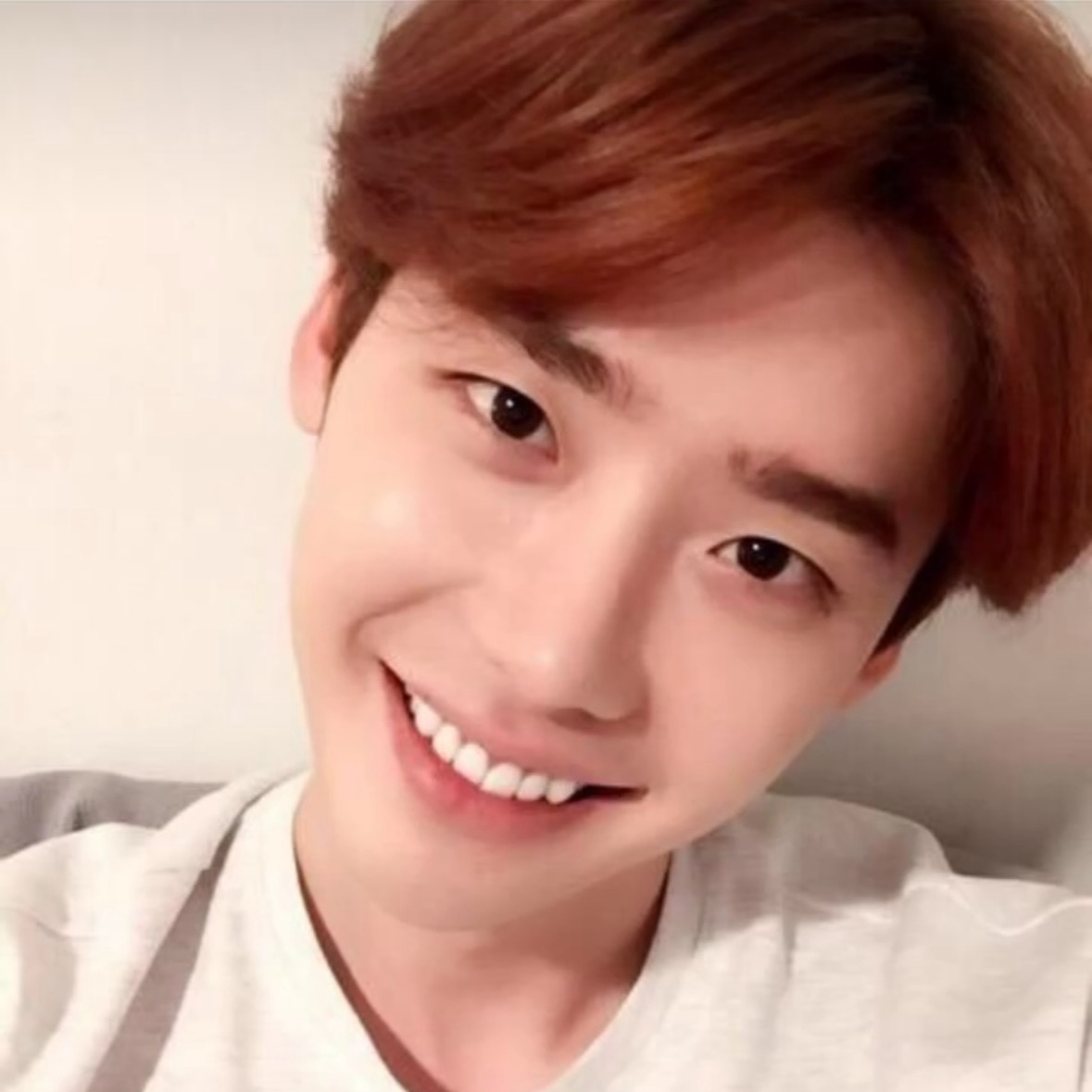 A moment captured by a fan of Lee Jongsuk