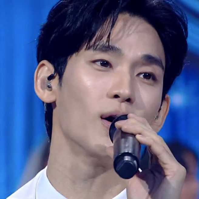 Recent activity shot of Kim Soohyun
