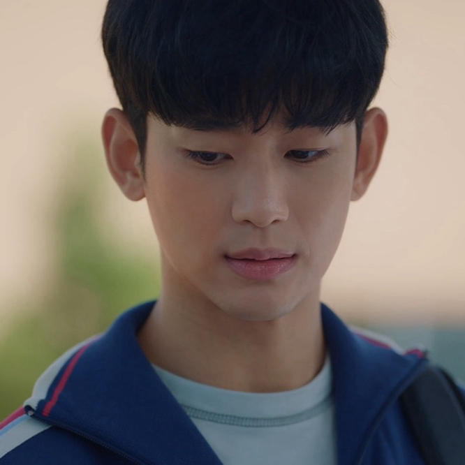 A moment captured by a fan of Kim Soohyun