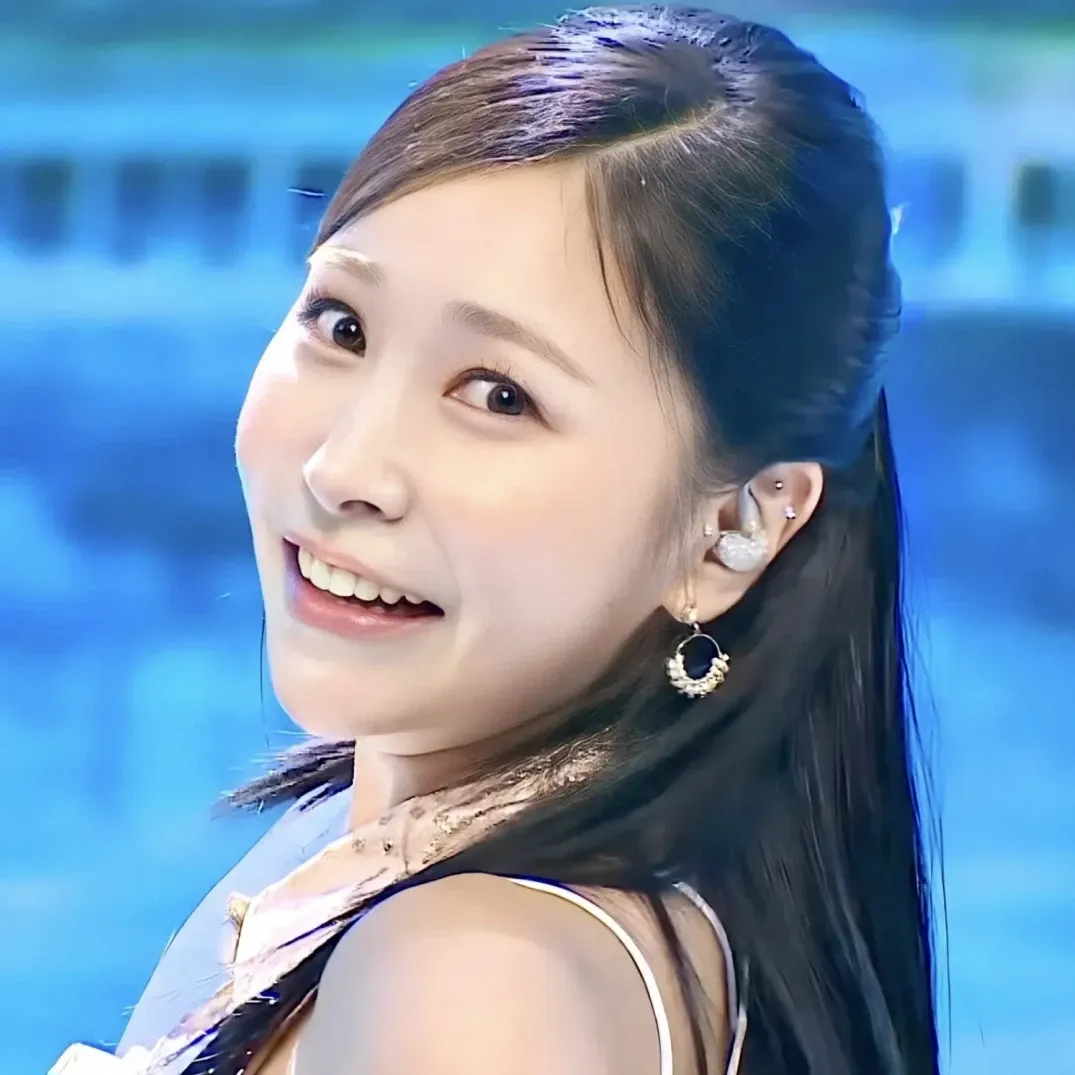 A moment captured by a fan of Huh Chanmi