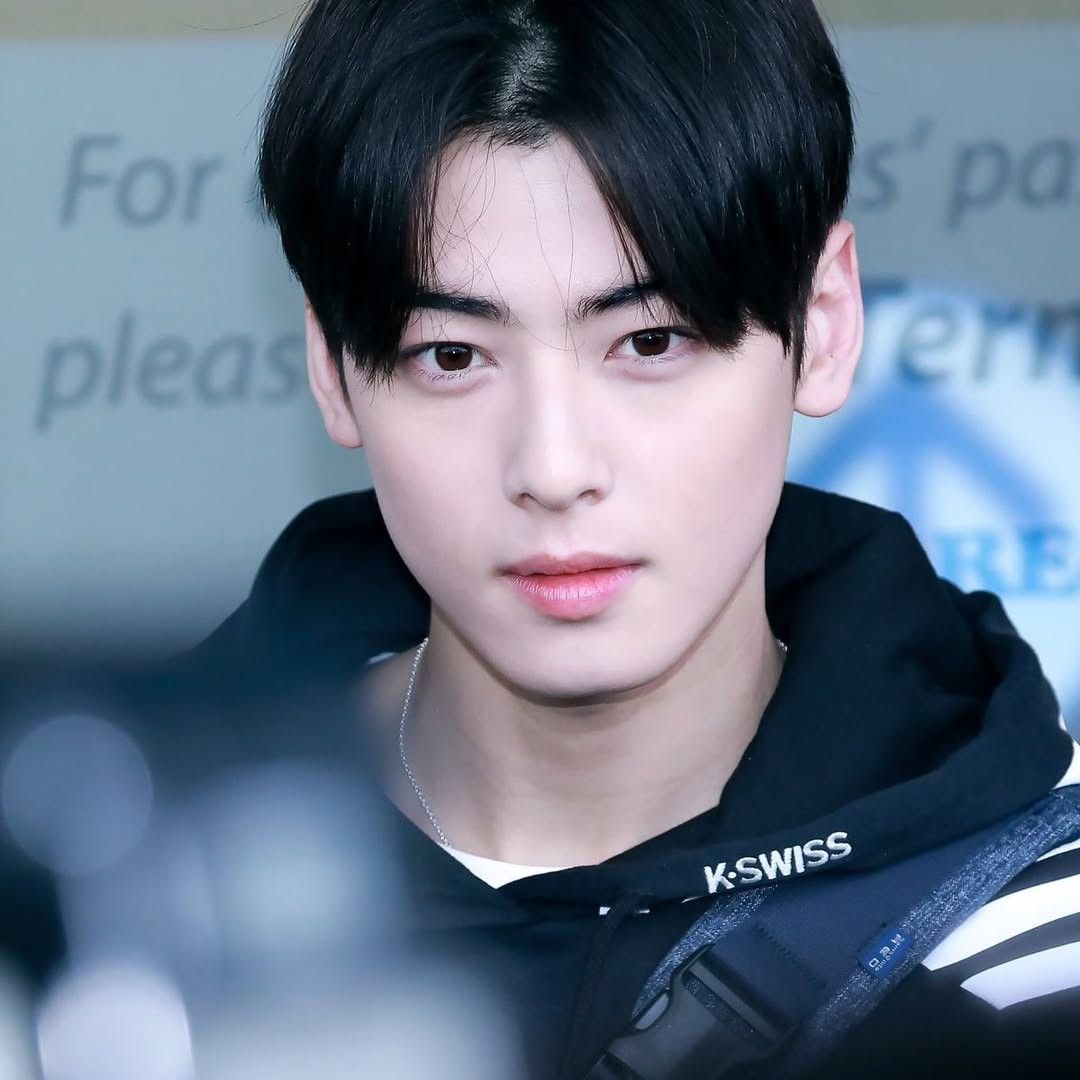 Foto terbaru dari Cha Eunwoo