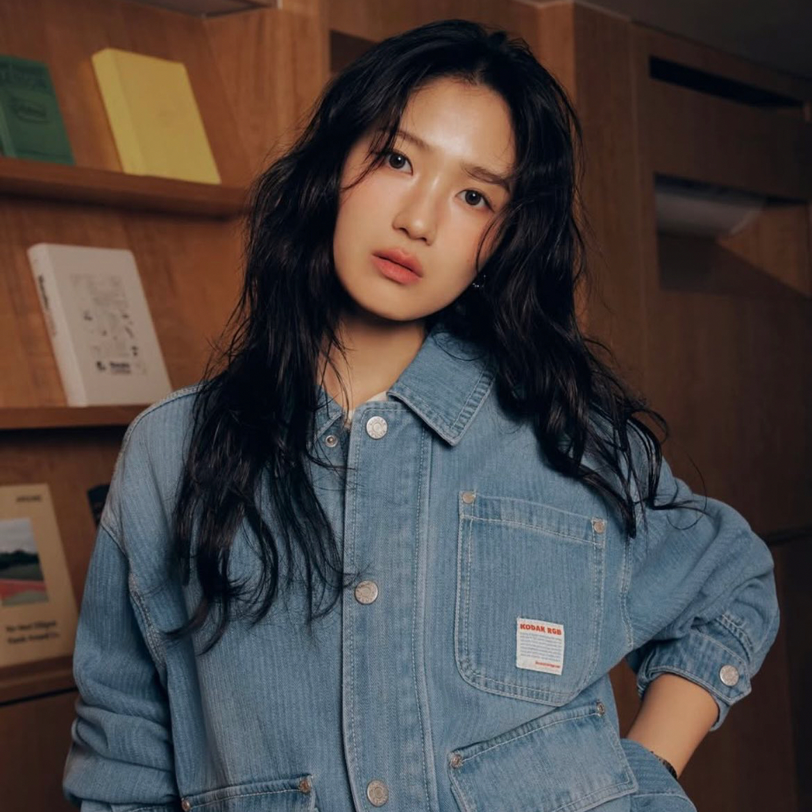 Behind-the-scenes cut of Kim Hyeyoon