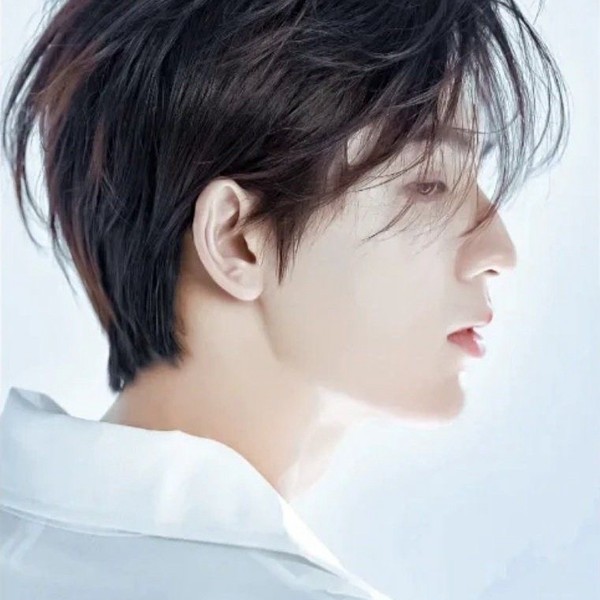 Foto profil terbaik Zhang Linghe hari ini di Choeaedol Celeb