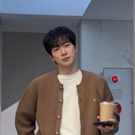 Choeaedol Celebコミュニティで爆発的人気の投稿