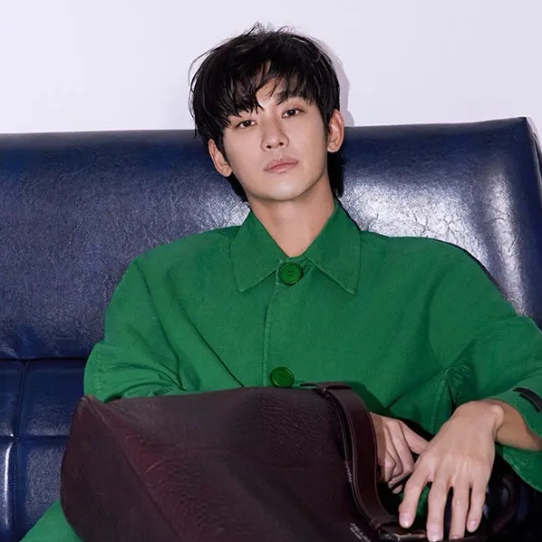 Behind-the-scenes cut of Kim Soohyun