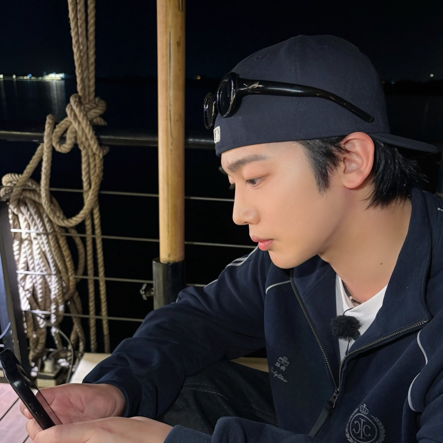Behind-the-scenes cut of Kim Yohan