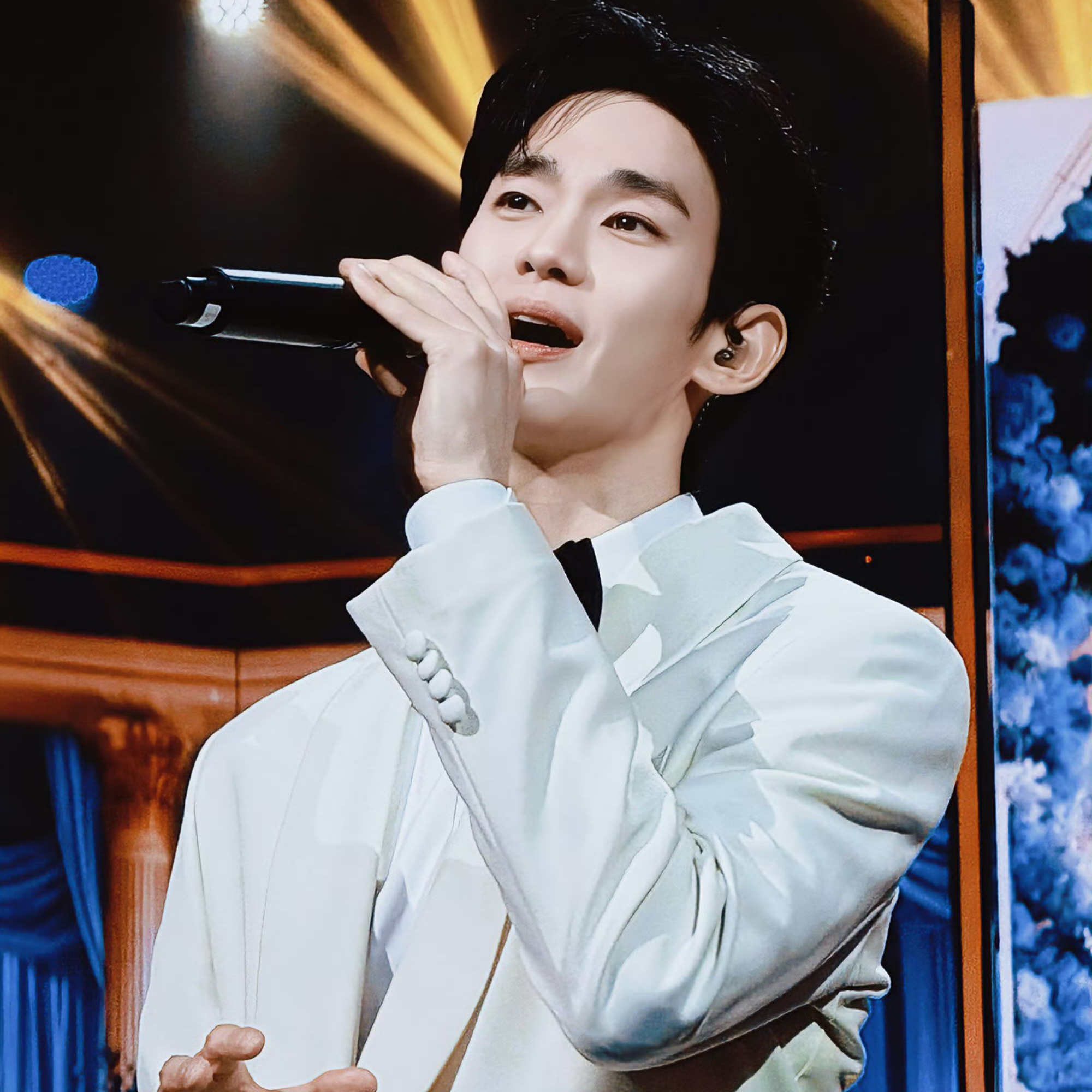 Recent activity shot of Kim Soohyun