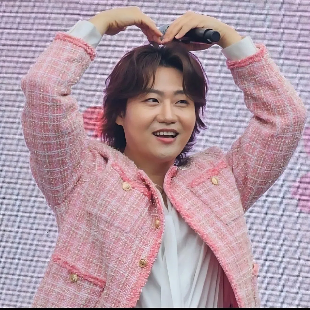 A moment captured by a fan of Min Soohyun