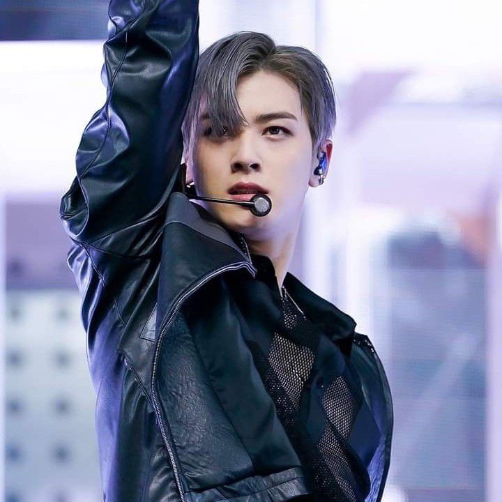 粉丝拍下的车银优瞬间