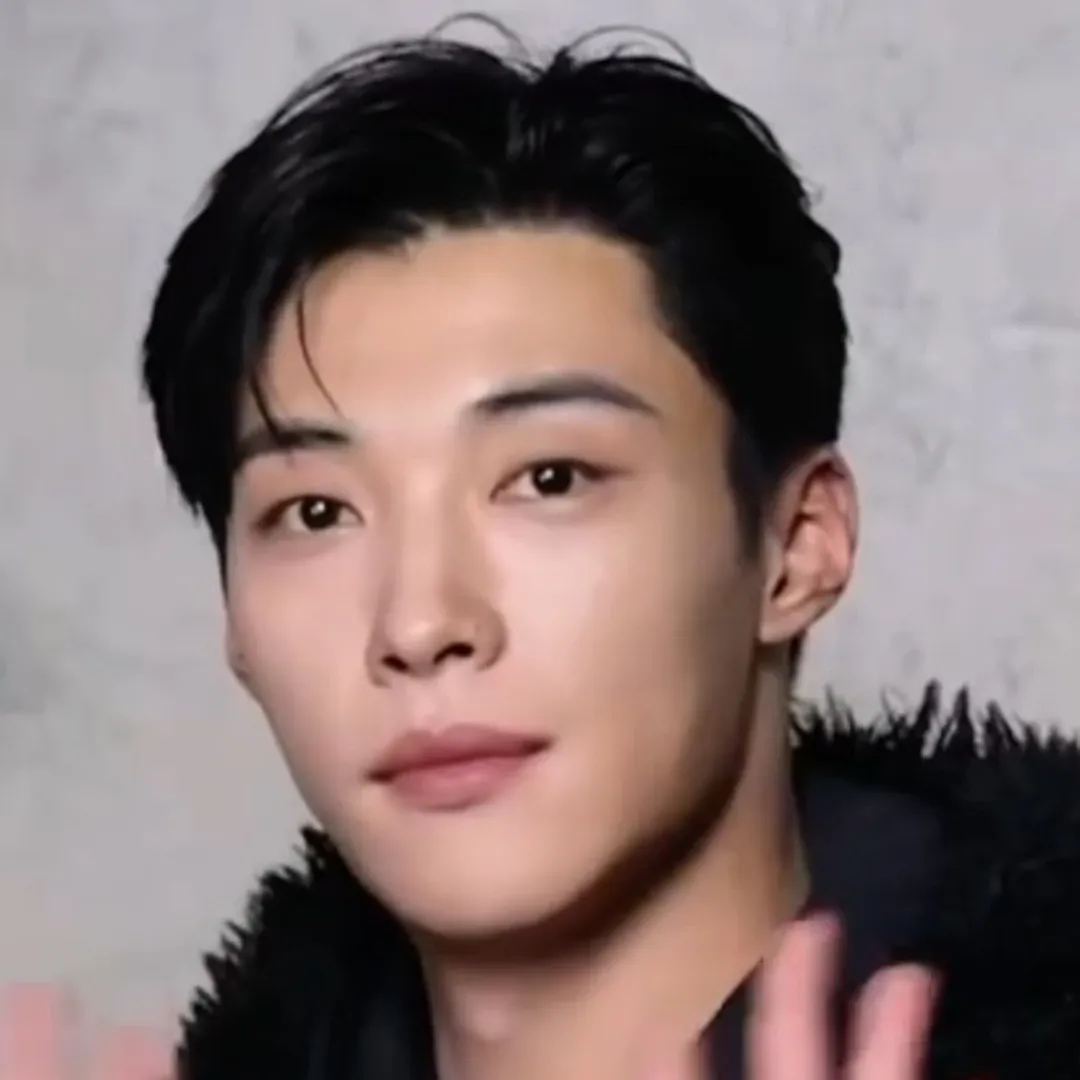 A moment captured by a fan of Woo Dohwan
