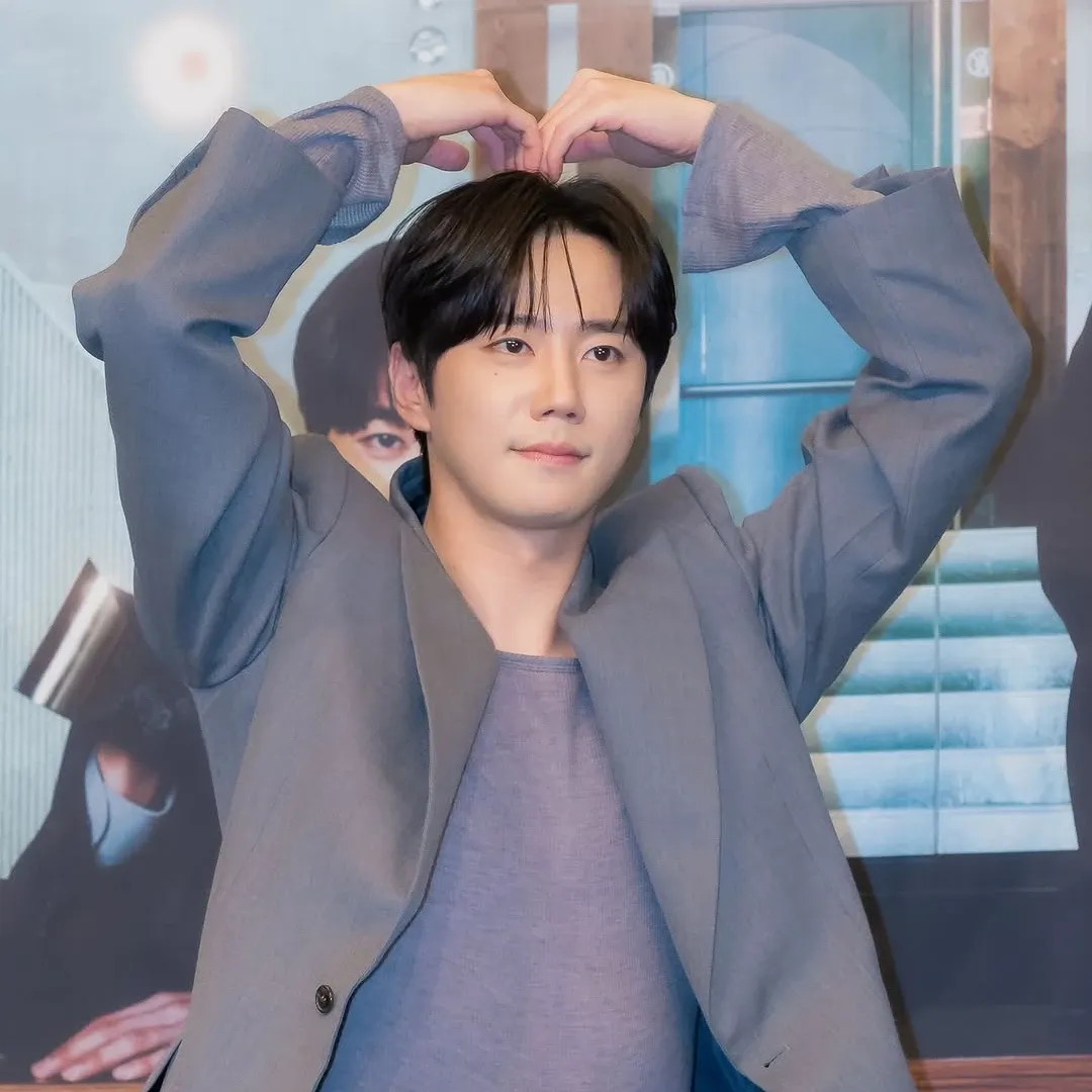 Recent activity shot of Lee Junyoung