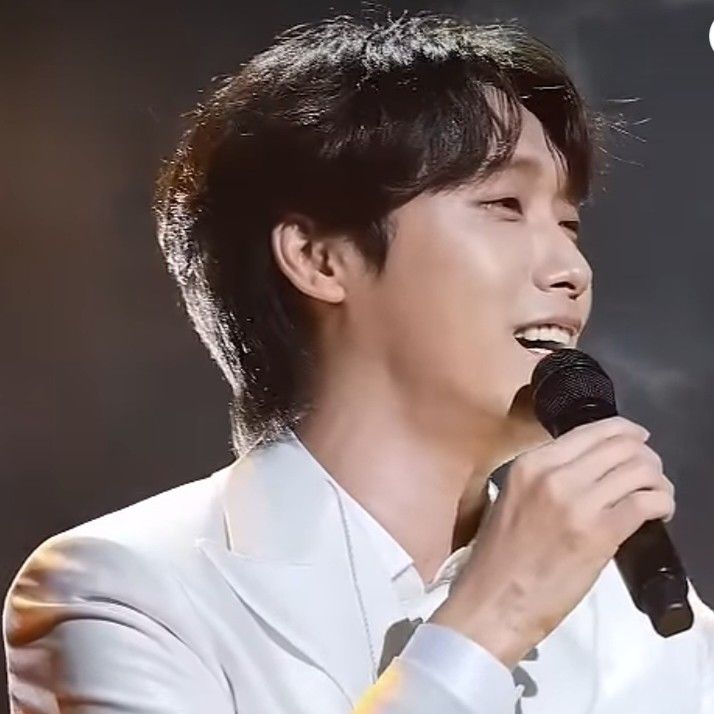 Recent activity shot of Choi Woojin