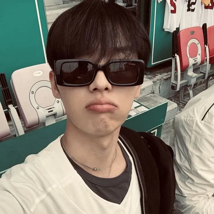 A moment captured by a fan of Choi Hyunwook