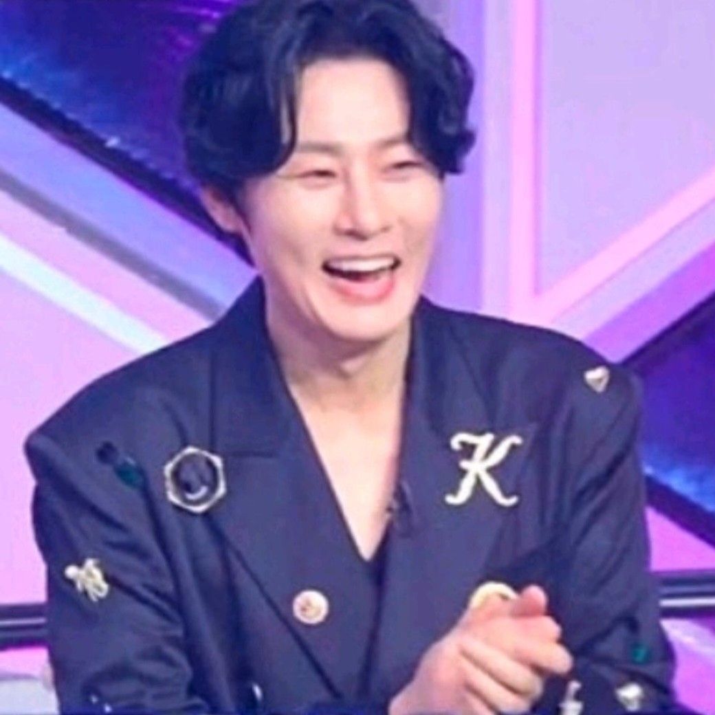 Behind-the-scenes cut of Kang Moonkyung