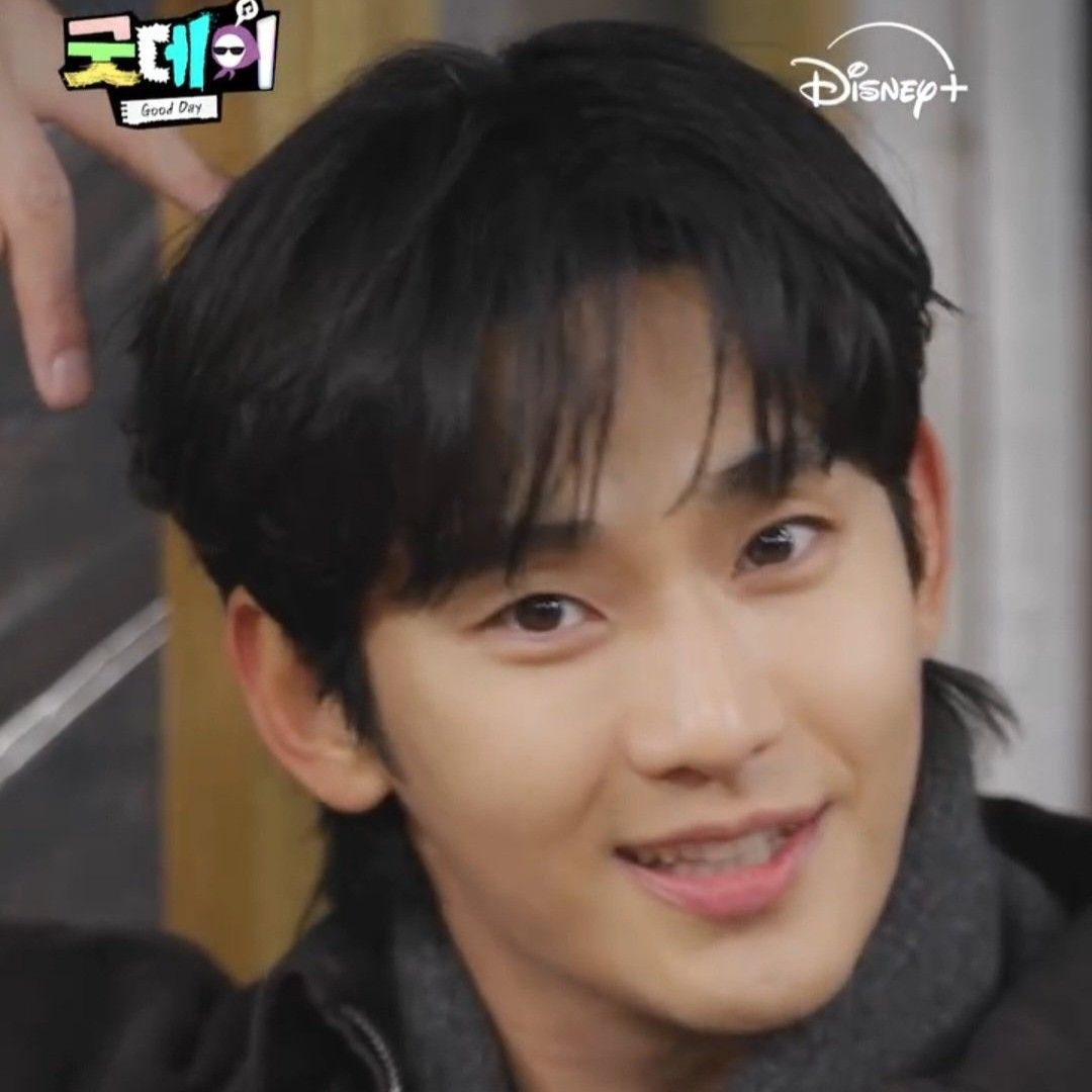 A moment captured by a fan of Kim Soohyun