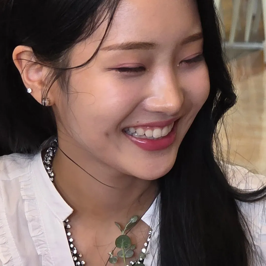 A moment captured by a fan of Kim Soyeon (2004)