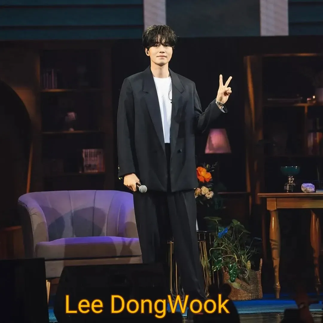 Recent activity shot of Lee Dongwook