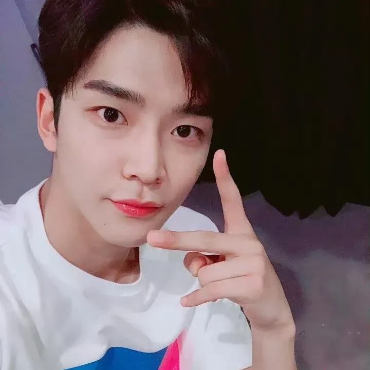 Foto terbaru dari Rowoon