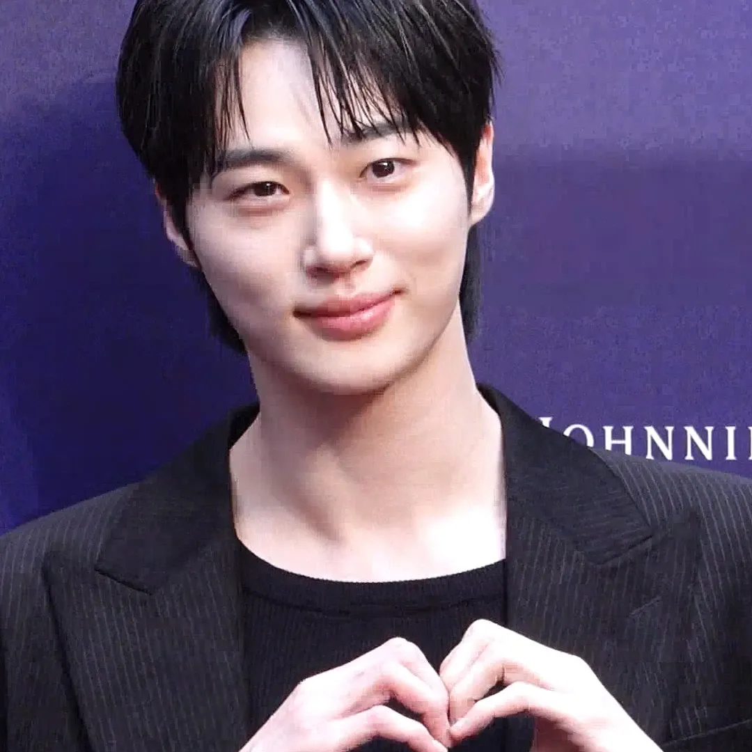Latest photo of Byeon Wooseok