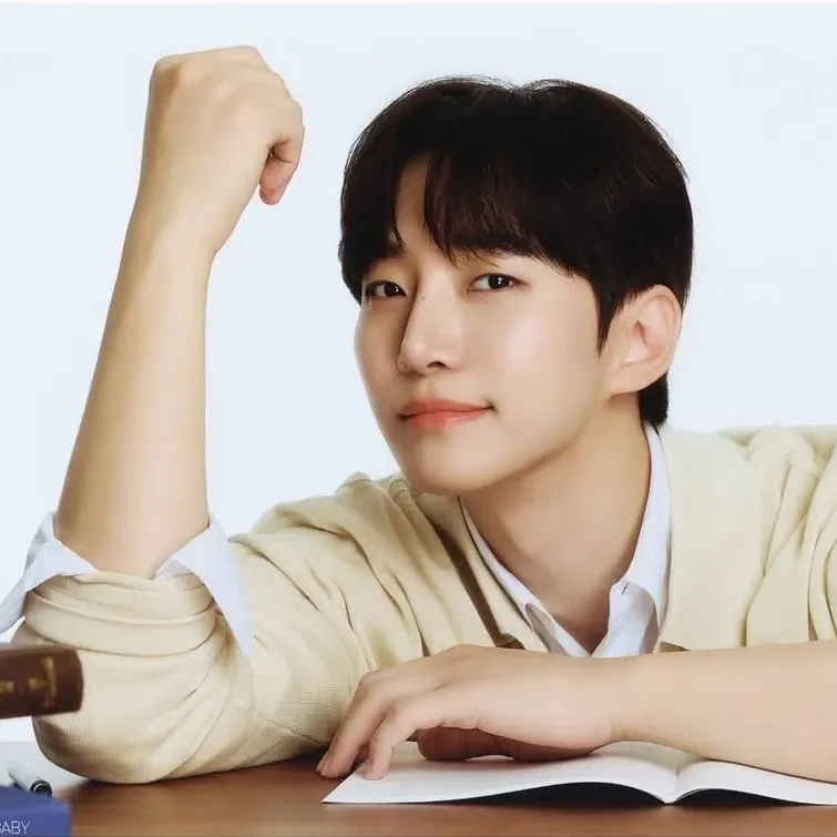 Foto terbaru dari Lee Junho