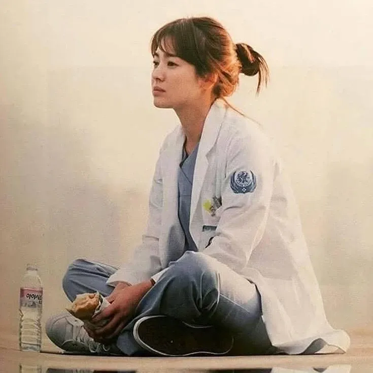 Behind-the-scenes cut of Song Hyekyo