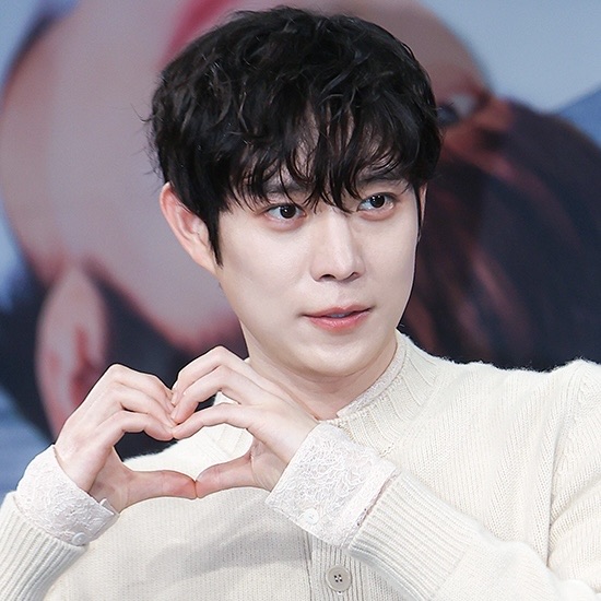 Behind-the-scenes cut of Kim Youngdae