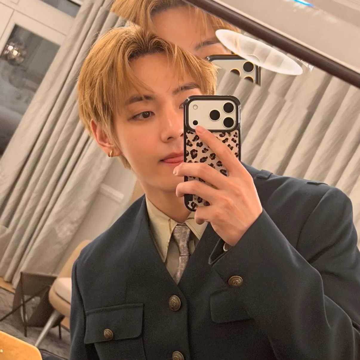 Behind-the-scenes cut of Kim Taehyung (V)