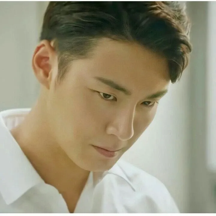Behind-the-scenes cut of Yoon Shiyoon