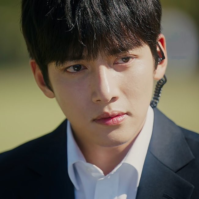 粉絲拍下的池昌旭瞬間