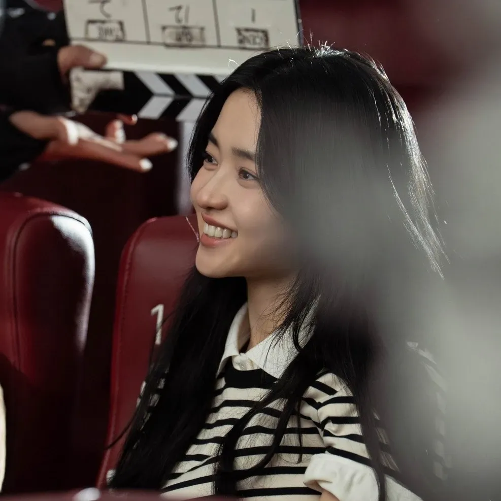 Behind-the-scenes cut of Kim Taeri