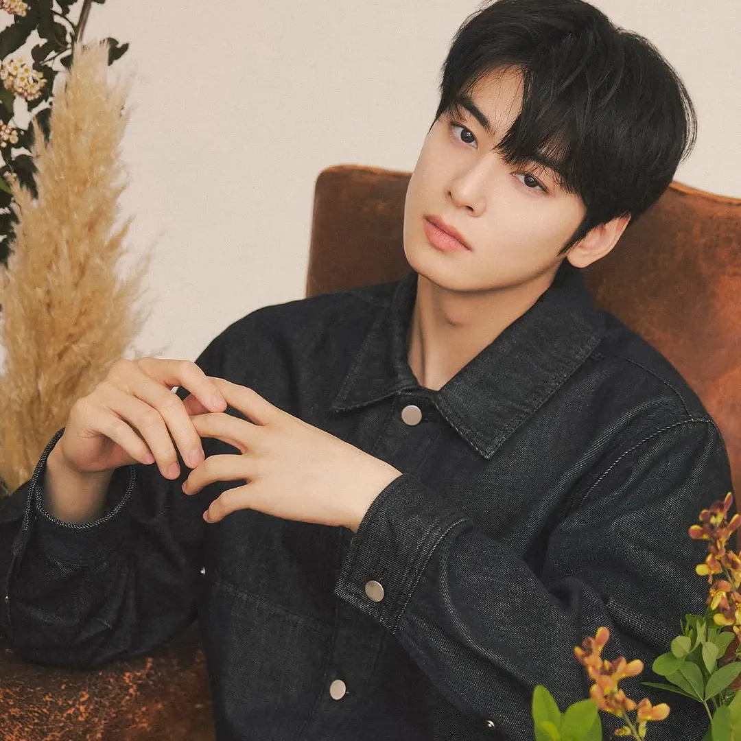 Latest photo of Cha Eunwoo