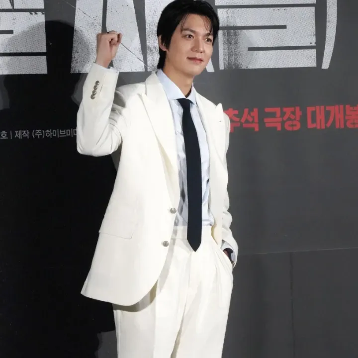 Behind-the-scenes cut of Lee Minho