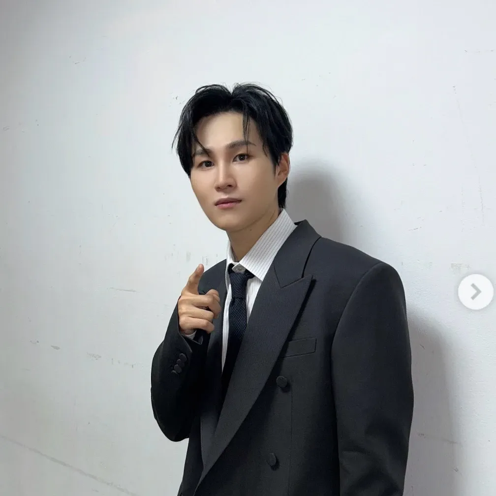 김희재의 비하인드 컷