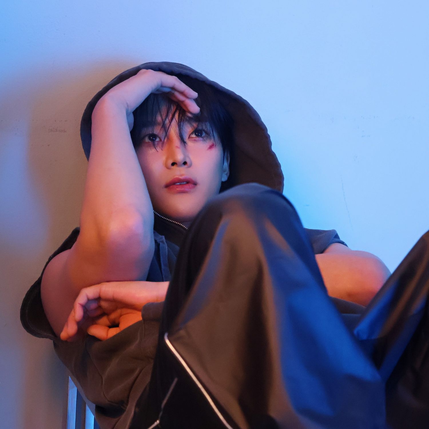 로운의 비하인드 컷