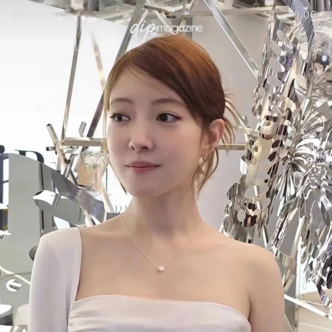 Behind-the-scenes cut of Lee Seyoung