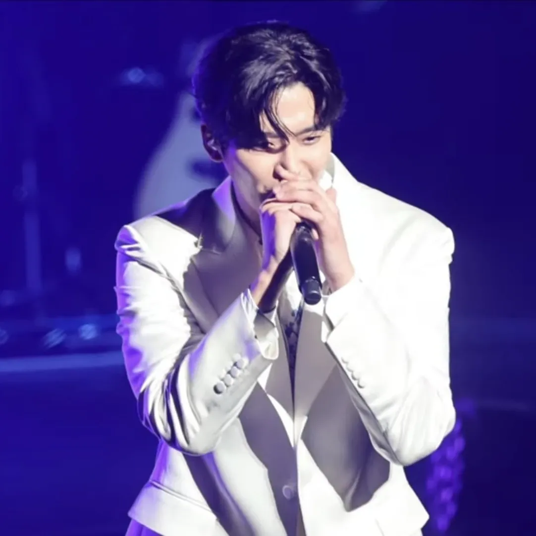 Momen yang diabadikan oleh penggemar Rowoon