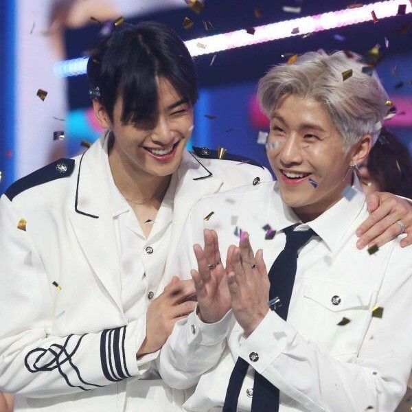 Recent activity shot of Cha Eunwoo