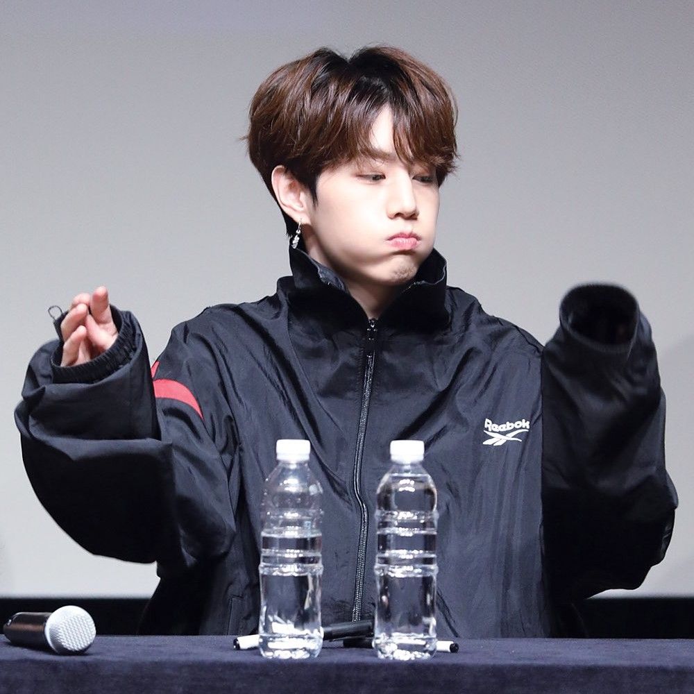 Cuplikan di balik layar dari Park Jinyoung