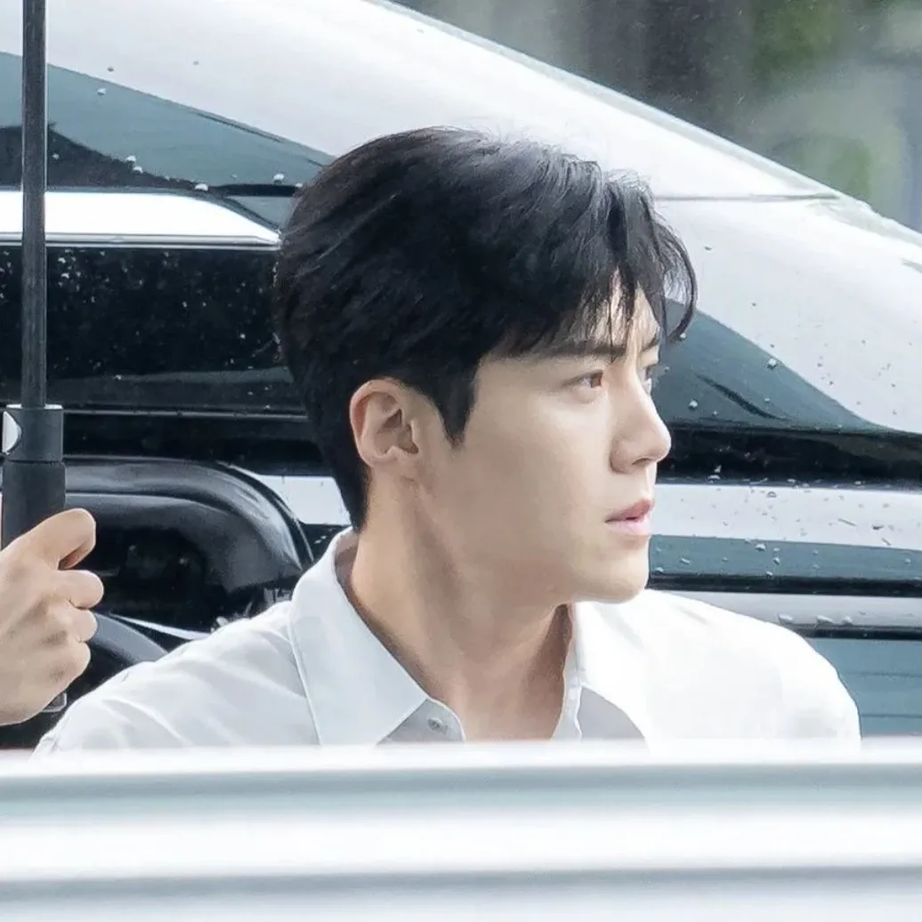 Recent activity shot of Kim Seonho