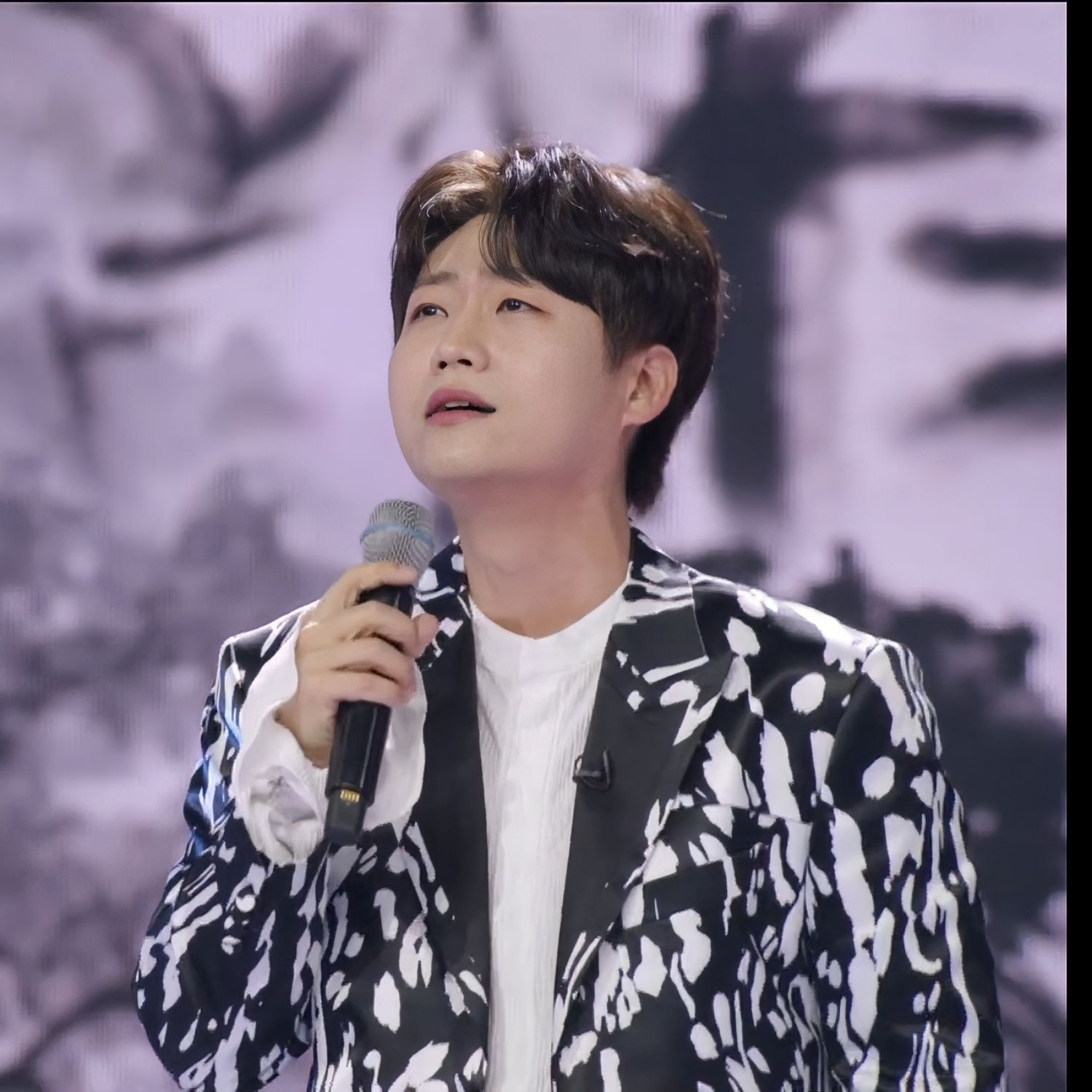 Behind-the-scenes cut of Min Soohyun